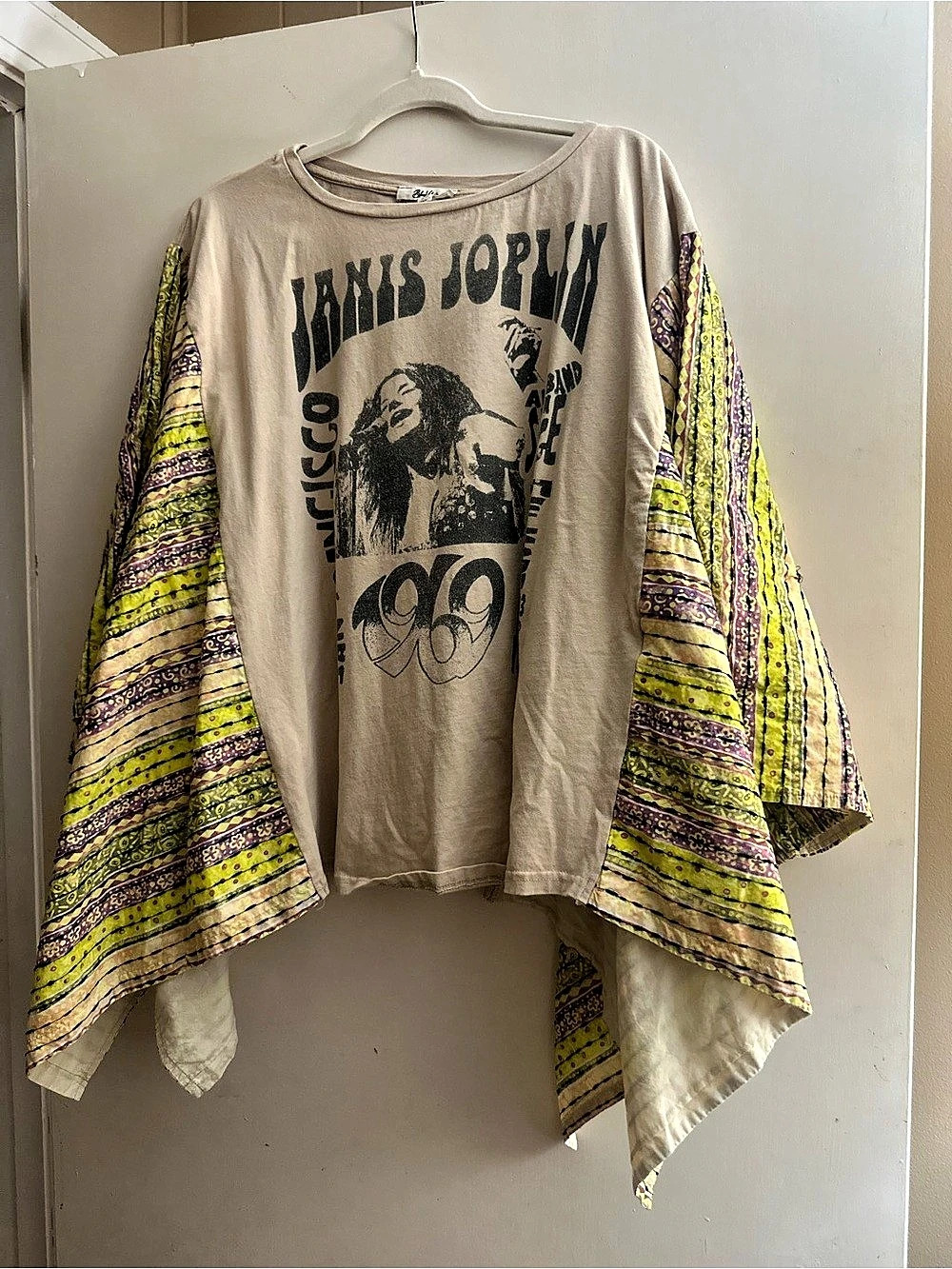 Janis Joplin Bella Printed Draped Sleeve Tunic in Beige & Yellow